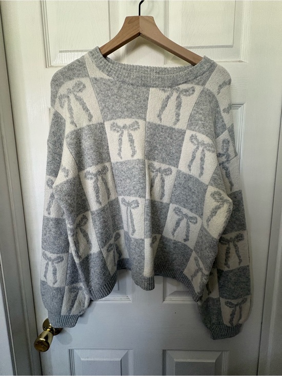 a new day Sweaters - a new day Gray & Cream Checkered Bow Knit Sweater